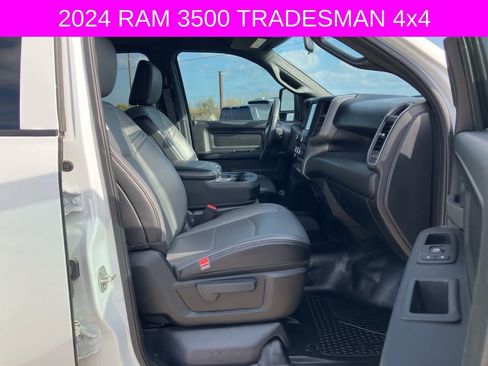 Used 2024 RAM 3500 Tradesman image 11