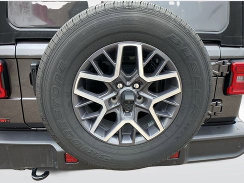 Used 2024 Jeep Wrangler Sahara w/ Safety Group image 29