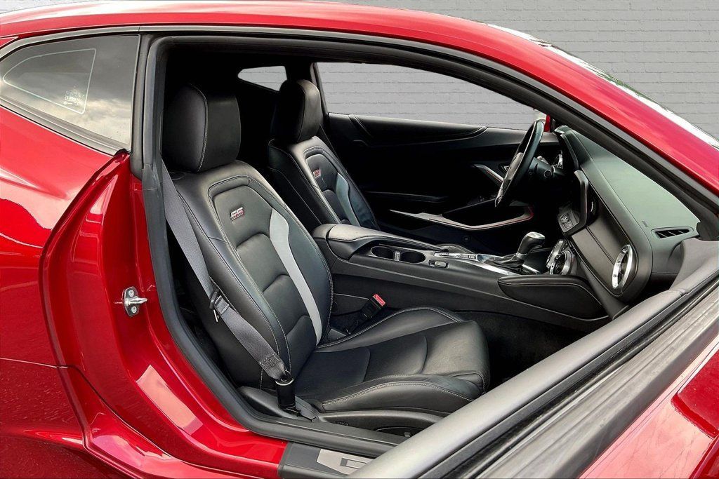 Used 2016 Chevrolet Camaro SS RWD image 26