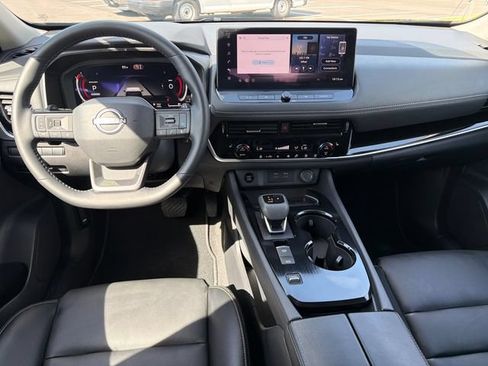 Used 2026 Nissan Rogue SL FWD image 5