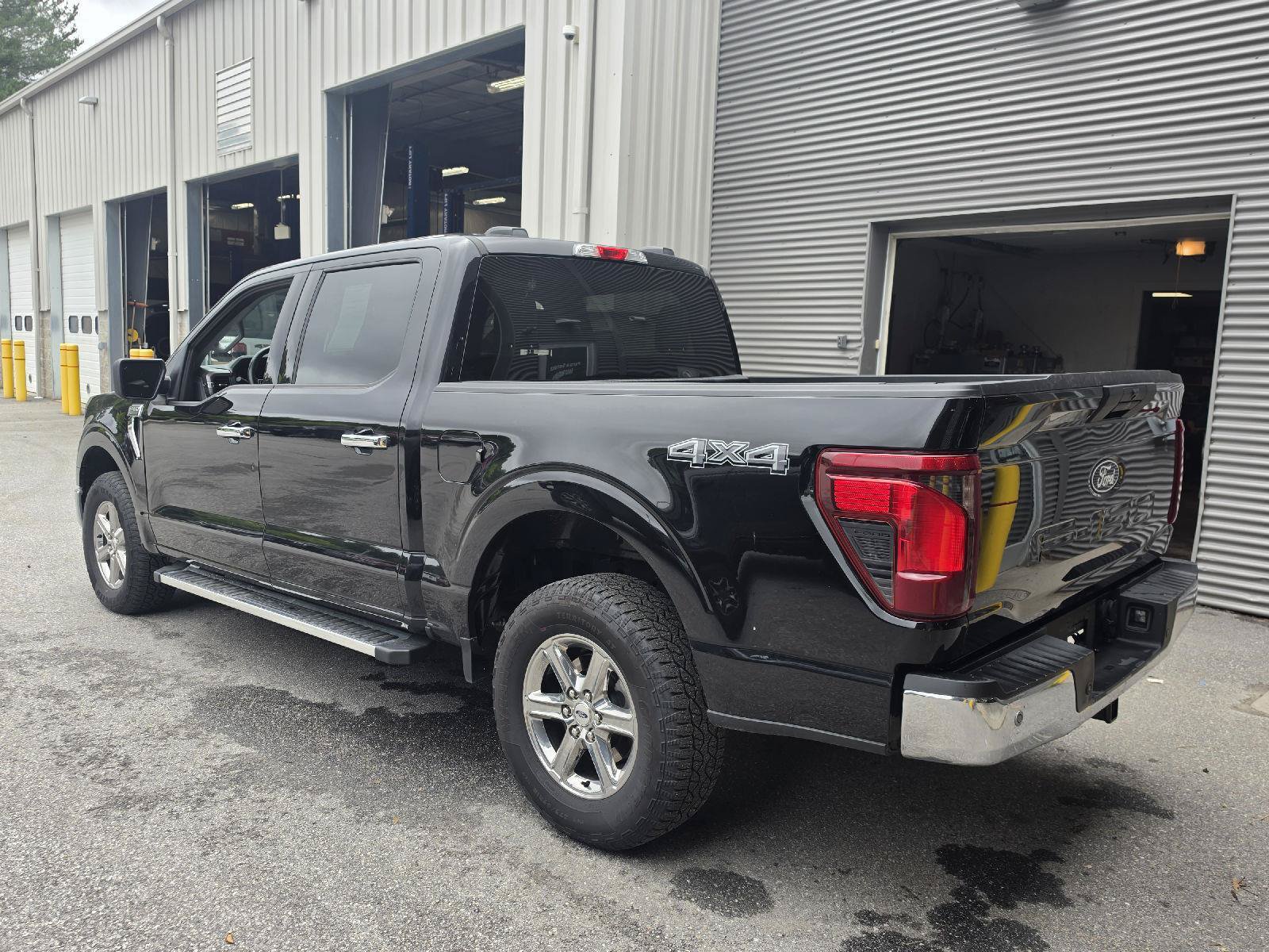 Used 2025 Ford F150 XLT w/ Equipment Group 301A Standard AWD/4WD image 6