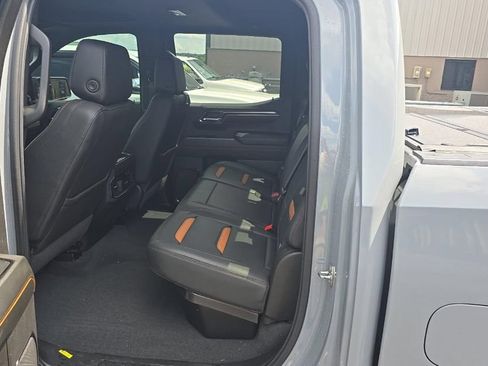 Used 2024 GMC Sierra 1500 AT4 w/ Technology Package AWD/4WD image 22