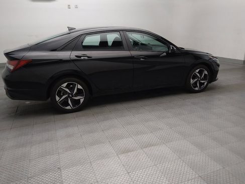 Used 2023 Hyundai Elantra SEL w/ Convenience Package image 10