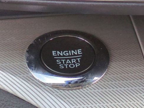 Used 2023 Ford Explorer XLT w/ Equipment Group 202A image 29