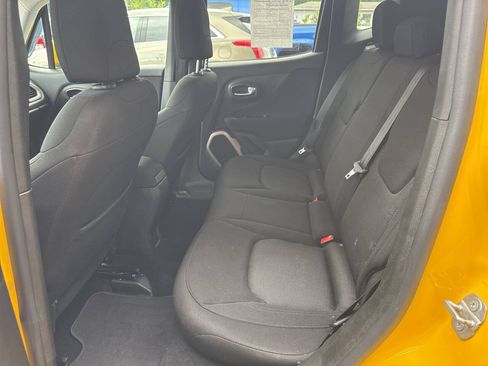 Used 2017 Jeep Renegade Latitude AWD/4WD image 16