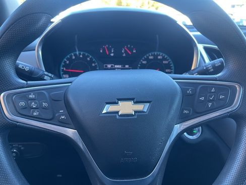Used 2022 Chevrolet Equinox LS image 10