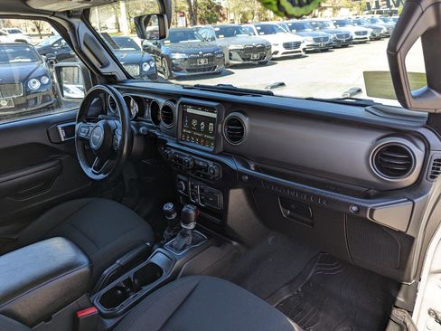 Used 2022 Jeep Wrangler Unlimited Sport AWD/4WD image 31