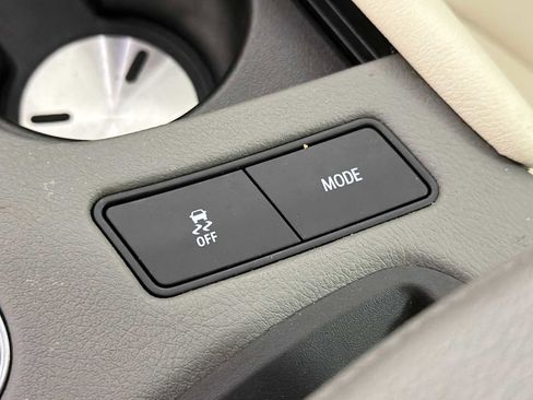 Used 2024 Cadillac XT5 Premium Luxury w/ Technology Package image 32