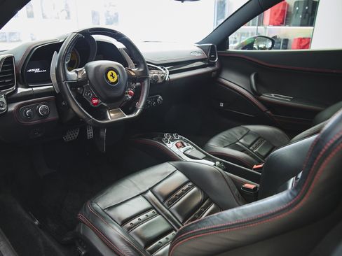 Used 2011 Ferrari 458 Italia Coupe image 9