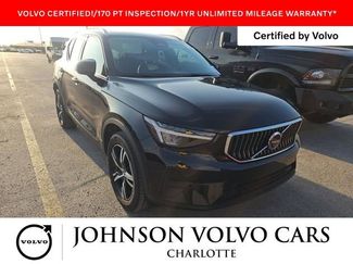 Certified 2025 Volvo XC40 B5 Core video 1
