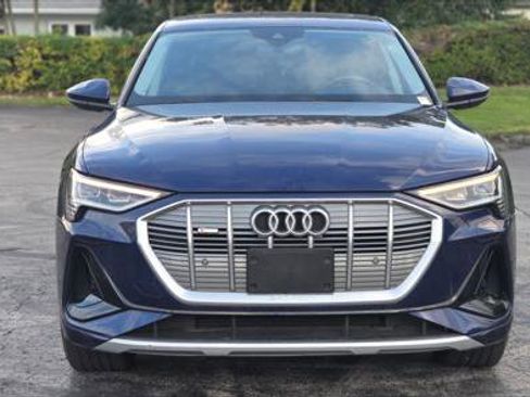 Used 2022 Audi e-tron Premium image 11