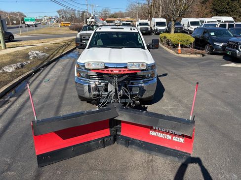 Used 2018 Chevrolet Silverado 2500 W/T w/ Snow Plow Prep Package image 5