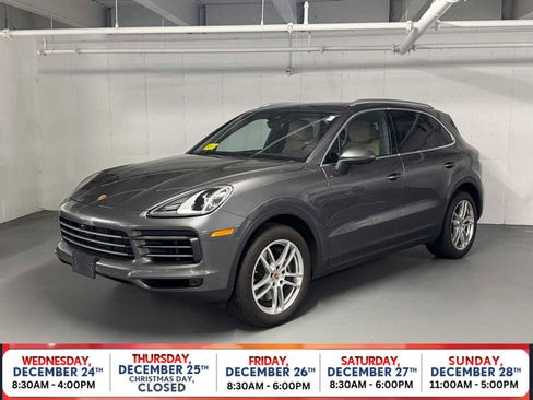 Used 2023 Porsche Cayenne image 1