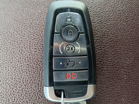 Used 2024 Ford Expedition Limited image 32