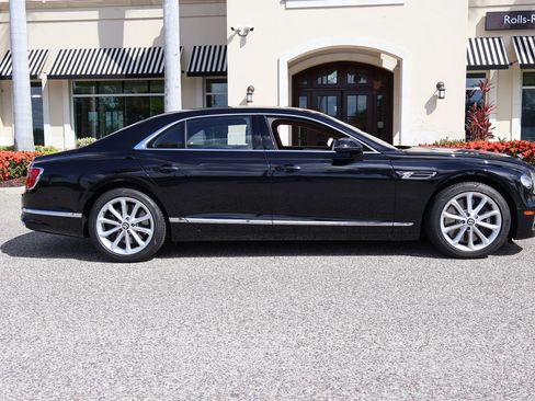 Used 2024 Bentley Flying Spur V8 AWD/4WD image 10