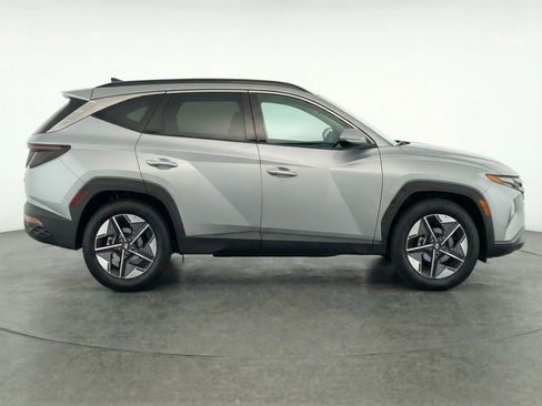 Used 2025 Hyundai Tucson SEL FWD image 11