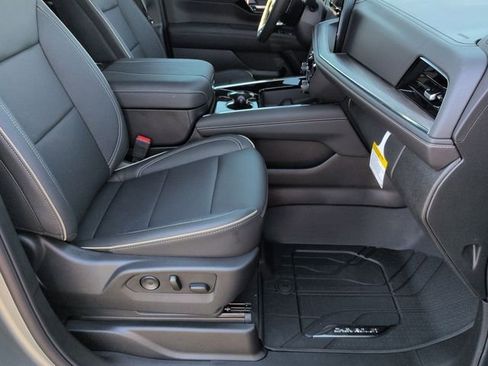 New 2026 Chevrolet Suburban Premier image 26