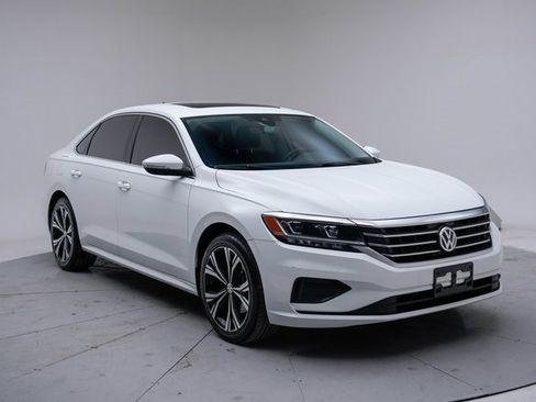 Used 2021 Volkswagen Passat 2.0T SE image 10