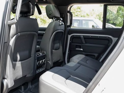 New 2026 Land Rover Defender 110 X-Dynamic SE AWD/4WD image 48