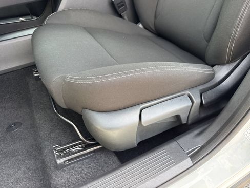Used 2025 Nissan Rogue S FWD image 10