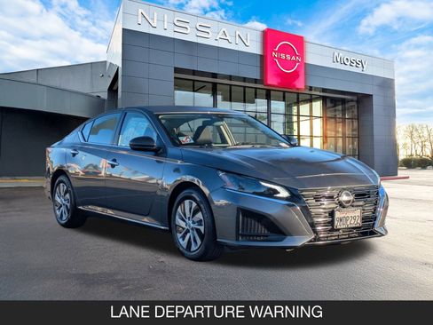 Certified 2025 Nissan Altima 2.5 S image 2