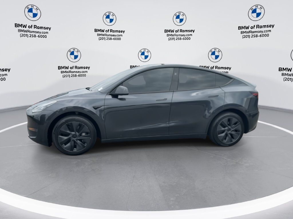 Used 2024 Tesla Model Y Long Range RWD image 5