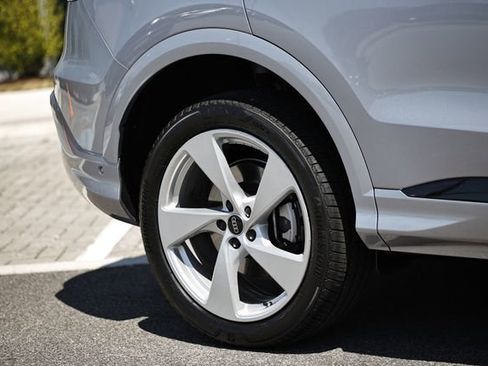 Certified 2025 Audi Q5 Premium Plus w/ Premium Plus image 6