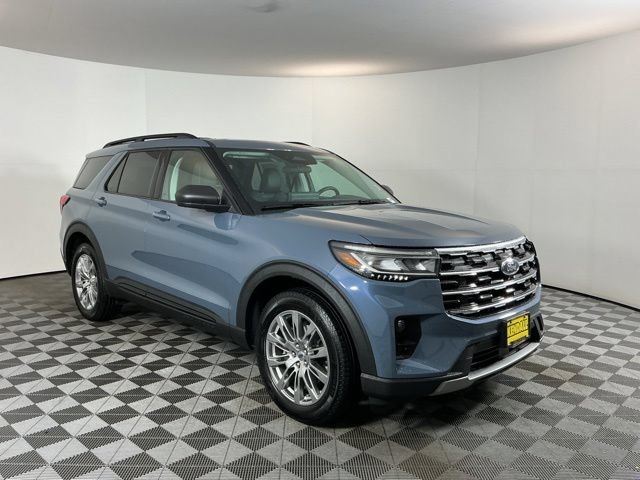 Used 2026 Ford Explorer Active w/ Active Comfort Package AWD/4WD image 3