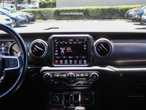 Used 2021 Jeep Wrangler Unlimited Rubicon 4xe AWD/4WD image 16