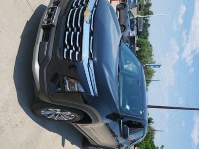 Used 2025 Chevrolet Equinox LT w/ Safety and Technology Package
