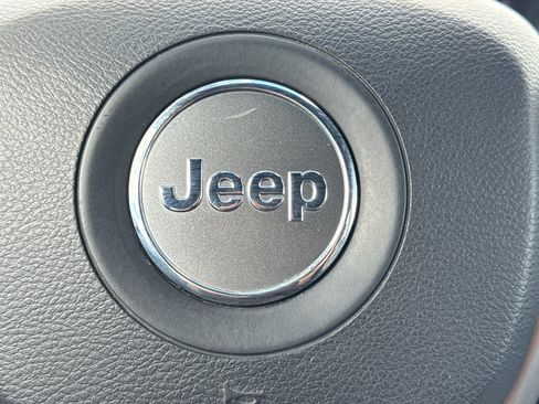 Used 2020 Jeep Grand Cherokee Limited w/ Luxury Group II RWD image 30