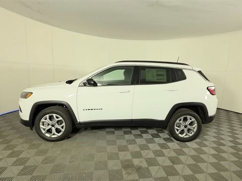 New 2026 Jeep Compass Latitude image 8