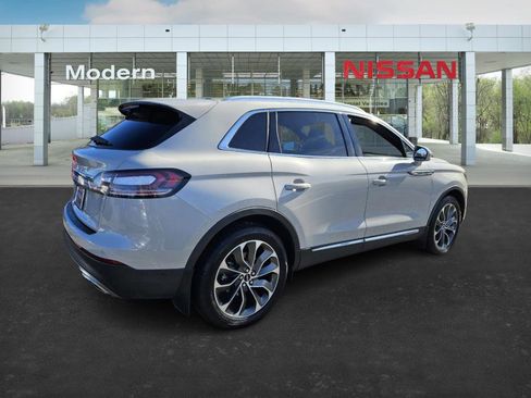 Used 2023 Lincoln Nautilus Reserve w/ Equipment Group 201A image 4