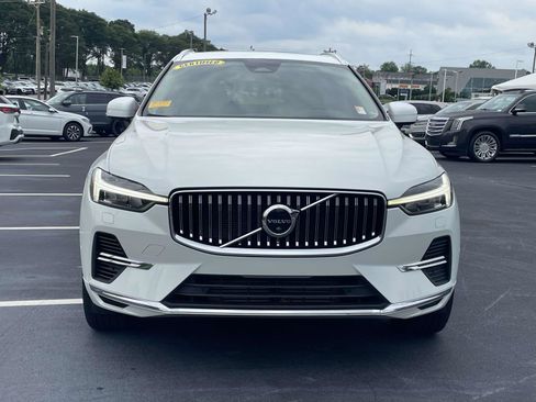Used 2022 Volvo XC60 T8 Inscription Expression w/ Advanced Package AWD/4WD image 2
