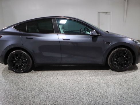 Used 2024 Tesla Model Y Long Range image 6