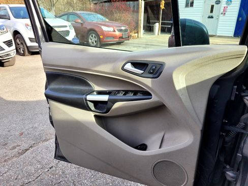 Used 2015 Ford Transit Connect Titanium image 8