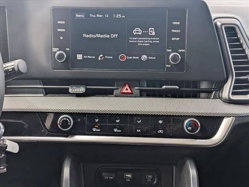 Used 2024 Kia Sportage LX image 14