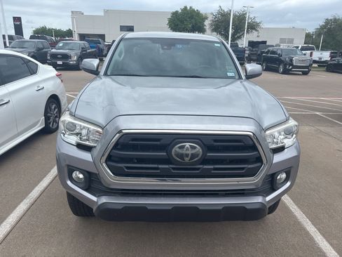 Used 2019 Toyota Tacoma SR5 image 3