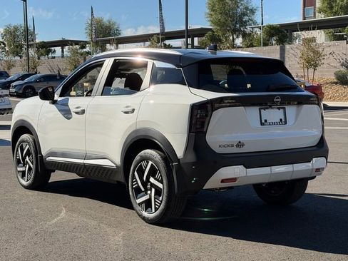 New 2026 Nissan Kicks SV w/ SV Premium Package FWD image 3