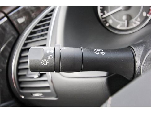 Used 2024 Nissan Armada Platinum w/ Captain's Chairs Package image 13