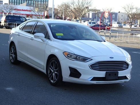 Used 2019 Ford Fusion SEL image 3