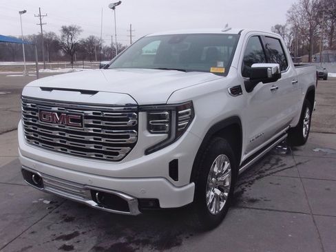 Used 2024 GMC Sierra 1500 Denali w/ Technology Package image 3