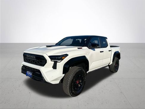 Used 2024 Toyota Tacoma TRD Pro image 2