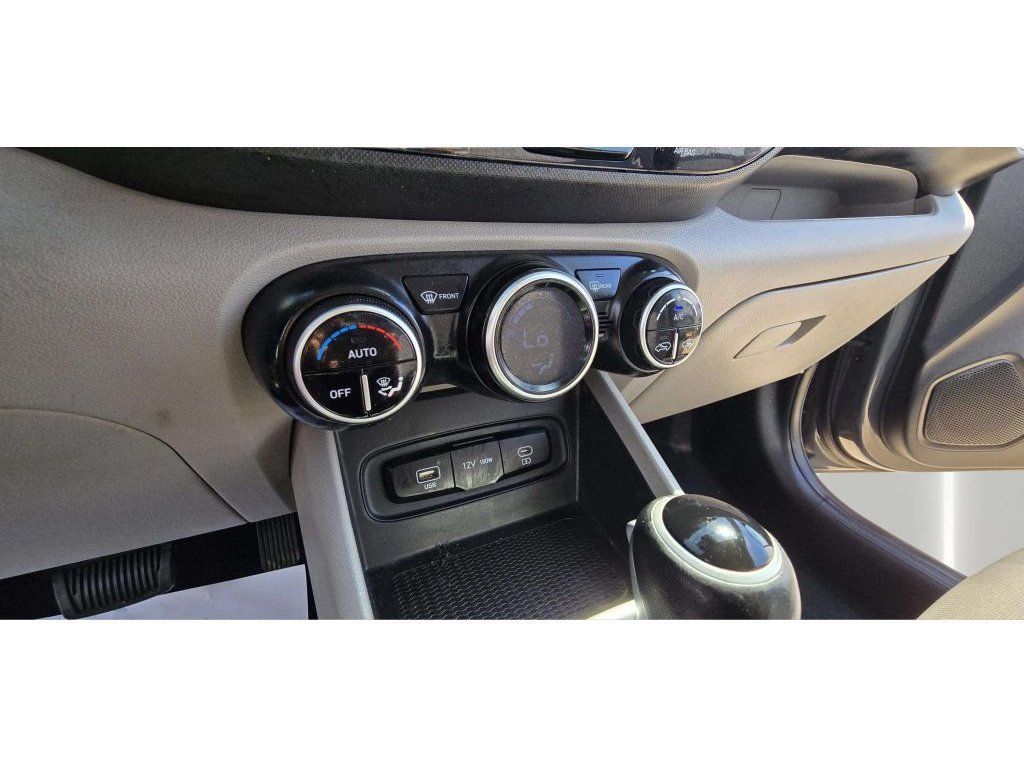 Used 2023 Hyundai Venue SEL w/ Cargo Package FWD image 32