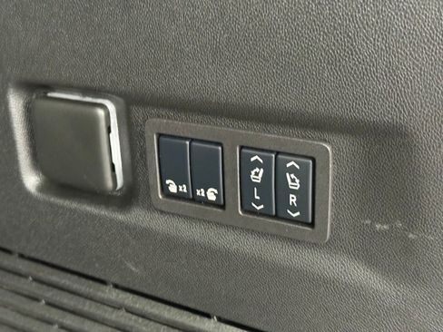 Used 2025 GMC Yukon XL AT4 Ultimate w/ LPO, Floor Liner Package AWD/4WD image 52