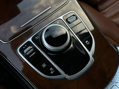 Used 2019 Mercedes-Benz GLC 350e 4MATIC image 38