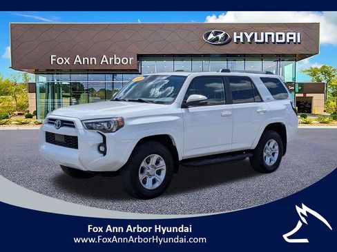 Used 2022 Toyota 4Runner SR5 Premium w/ Moonroof Package AWD/4WD image 1