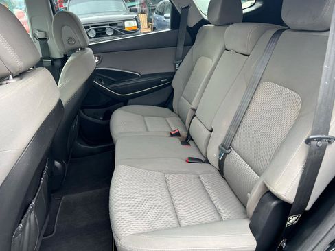 Used 2016 Hyundai Santa Fe SE image 11
