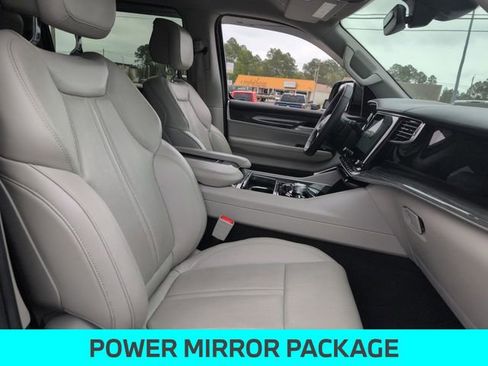 Certified 2022 Jeep Wagoneer Series III AWD/4WD image 25