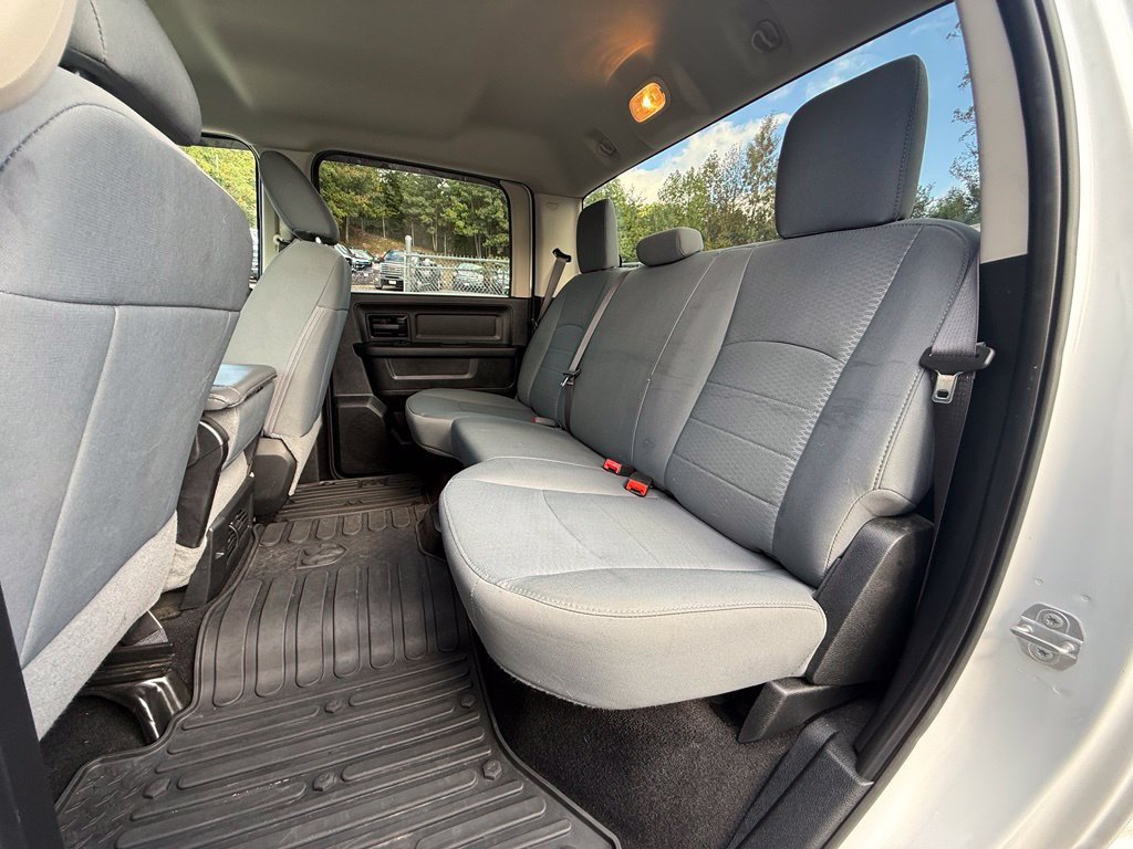 Used 2018 RAM 3500 Tradesman w/ Chrome Appearance Group AWD/4WD image 32